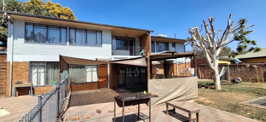 5 Bedroom Property for Sale in Pretoria Gardens Gauteng