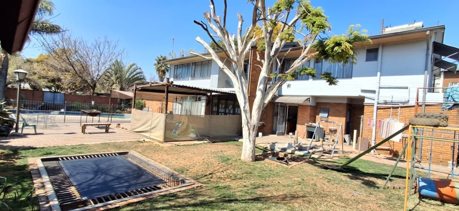 5 Bedroom Property for Sale in Pretoria Gardens Gauteng