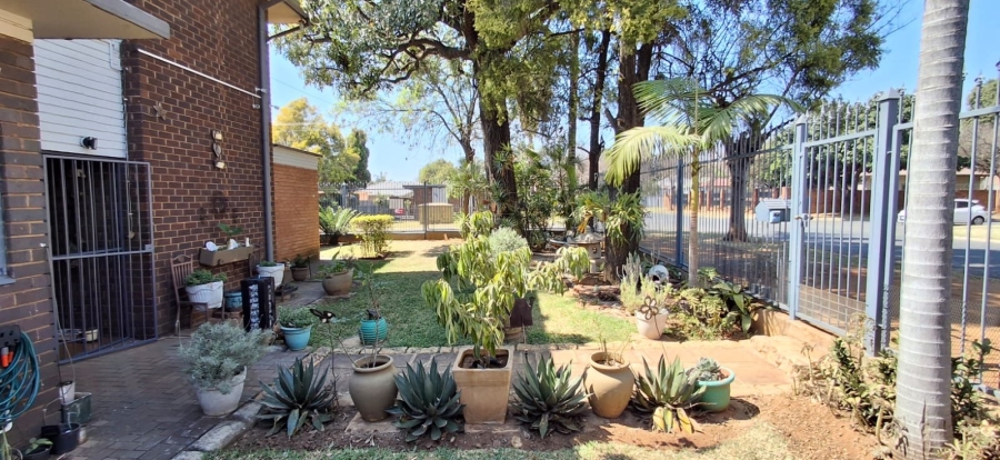 5 Bedroom Property for Sale in Pretoria Gardens Gauteng