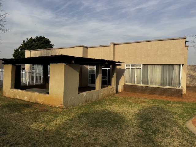 4 Bedroom Property for Sale in Edleen Gauteng