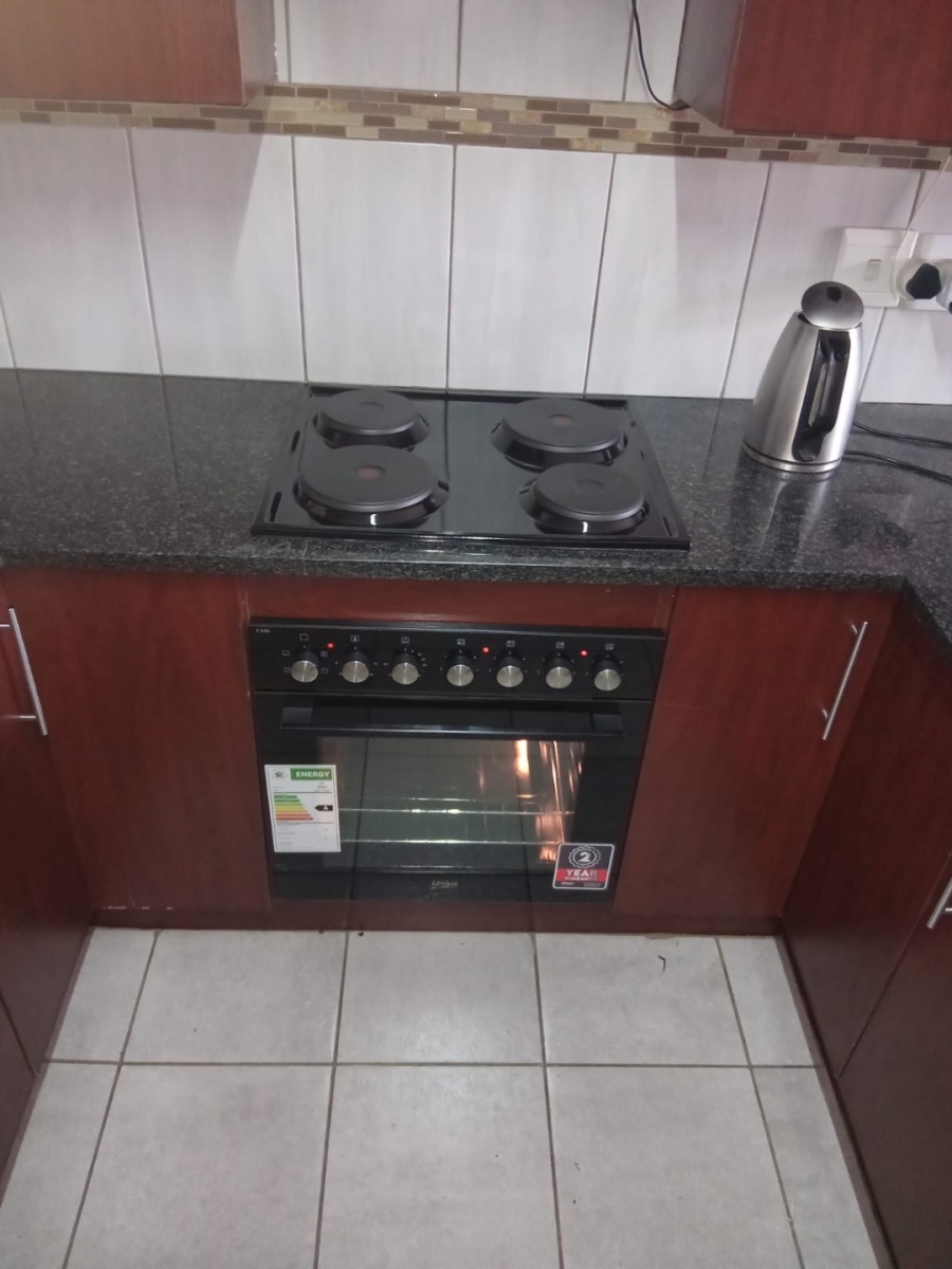 2 Bedroom Property for Sale in Chloorkop Gauteng
