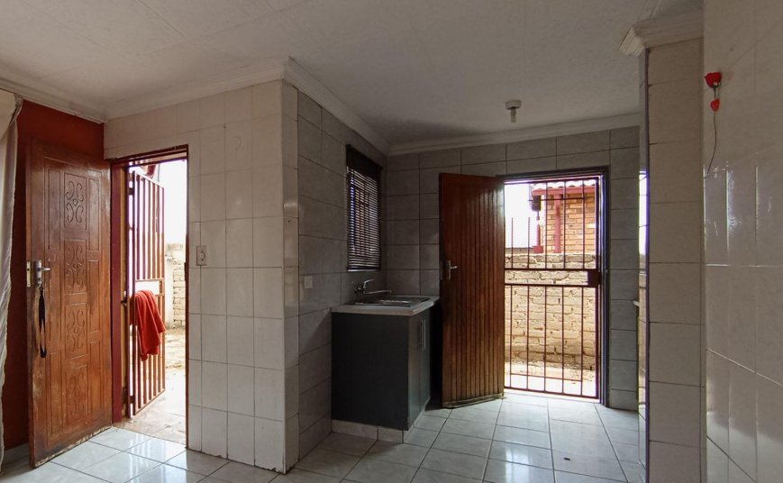 3 Bedroom Property for Sale in Soshanguve FF Gauteng