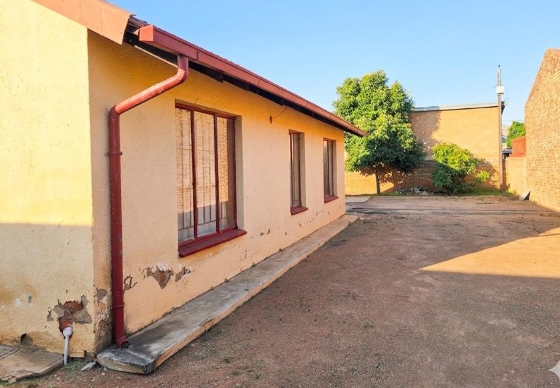 3 Bedroom Property for Sale in Soshanguve FF Gauteng