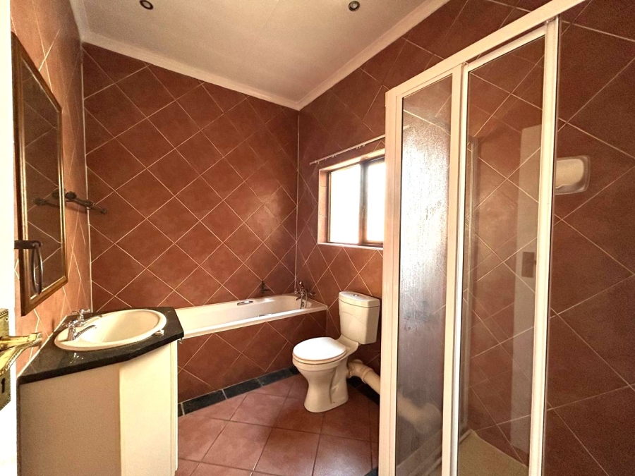3 Bedroom Property for Sale in Eco Park Gauteng