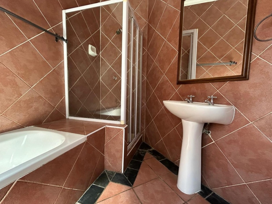 3 Bedroom Property for Sale in Eco Park Gauteng