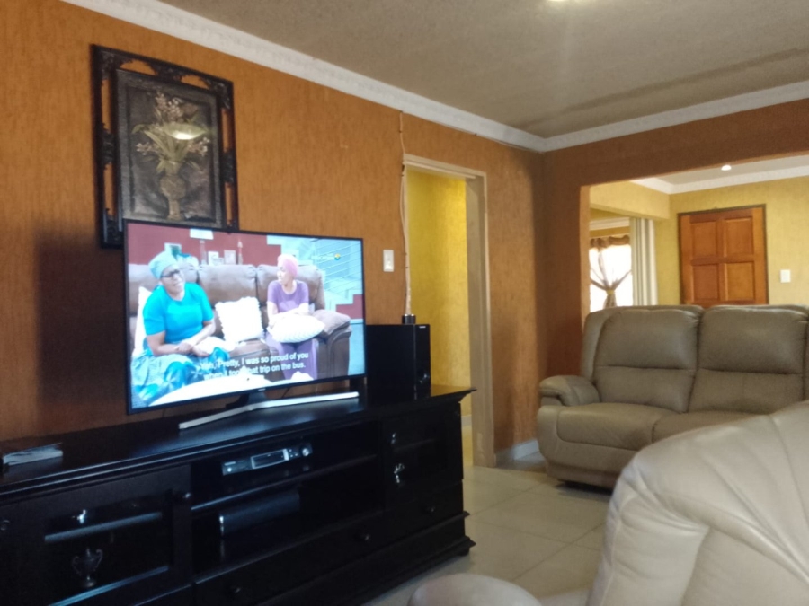 3 Bedroom Property for Sale in Soshanguve GG Gauteng