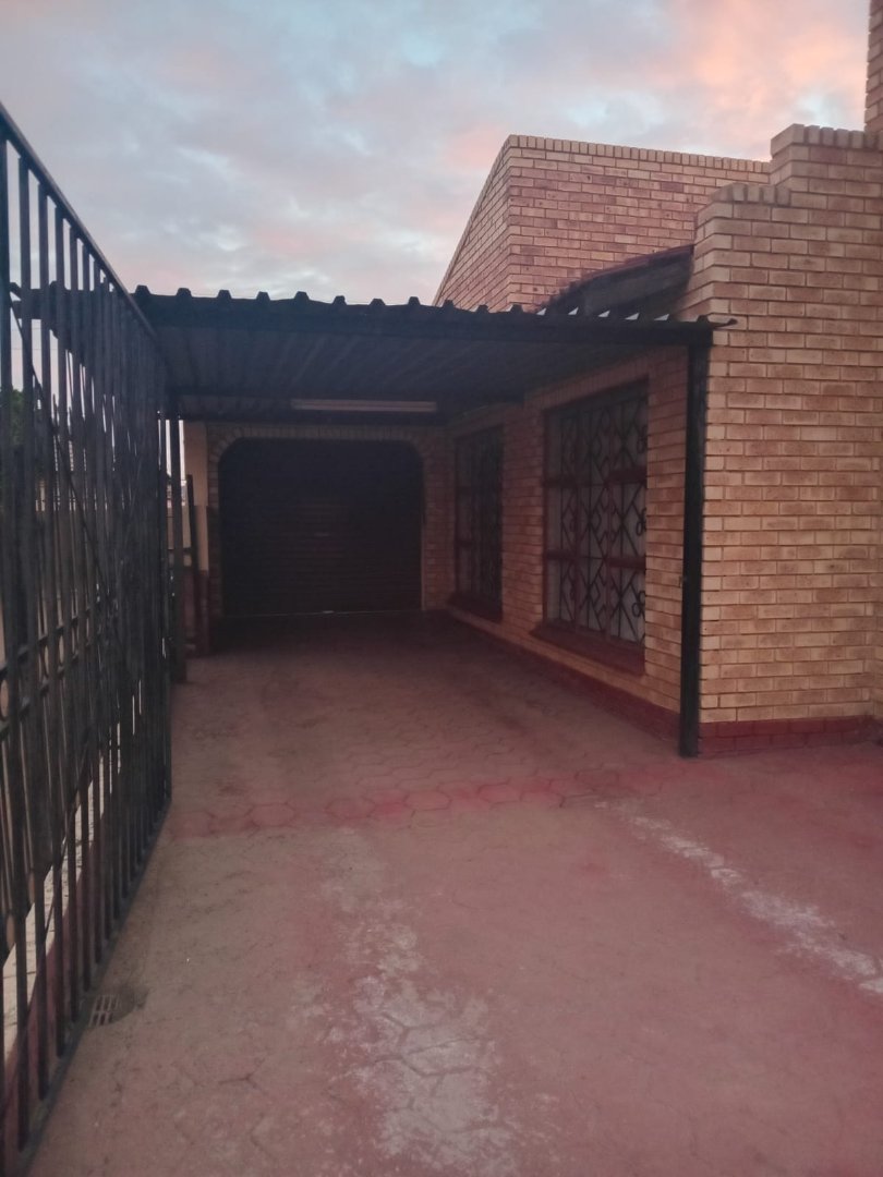 3 Bedroom Property for Sale in Soshanguve GG Gauteng