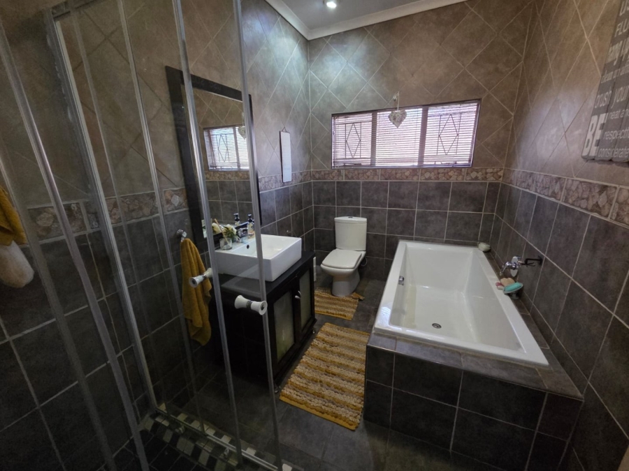 4 Bedroom Property for Sale in Valhalla Gauteng