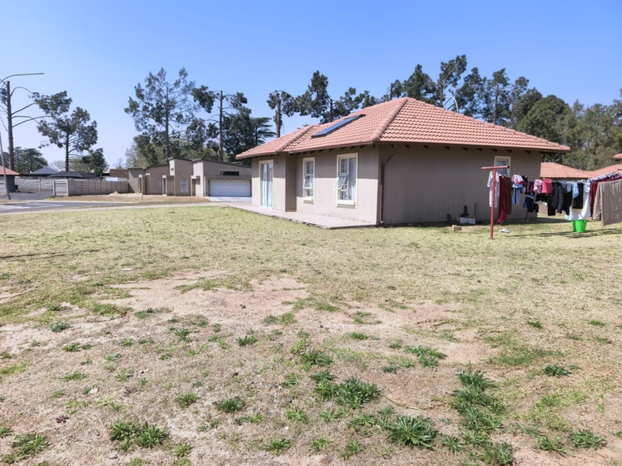 3 Bedroom Property for Sale in Strubenvale Gauteng