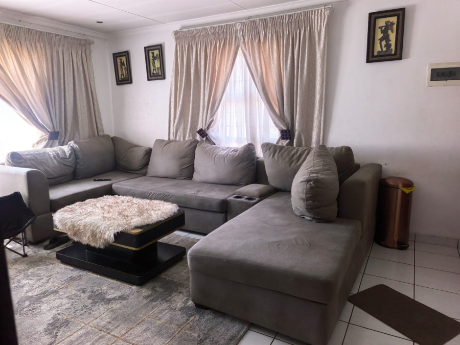 3 Bedroom Property for Sale in Strubenvale Gauteng
