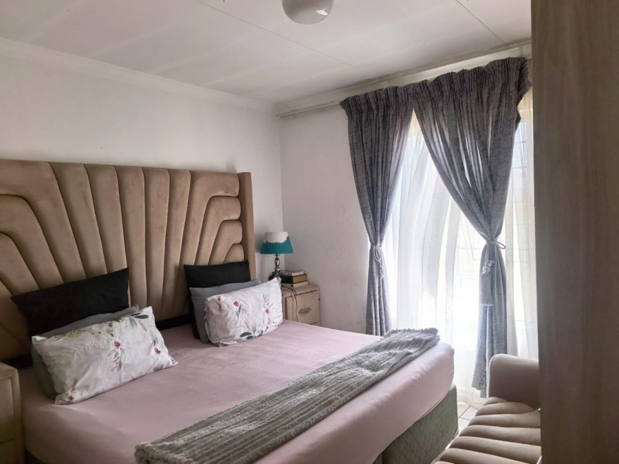 3 Bedroom Property for Sale in Strubenvale Gauteng