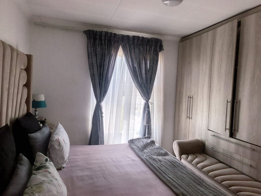 3 Bedroom Property for Sale in Strubenvale Gauteng
