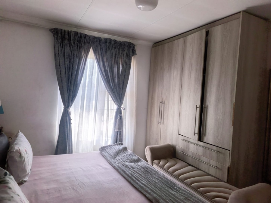 3 Bedroom Property for Sale in Strubenvale Gauteng
