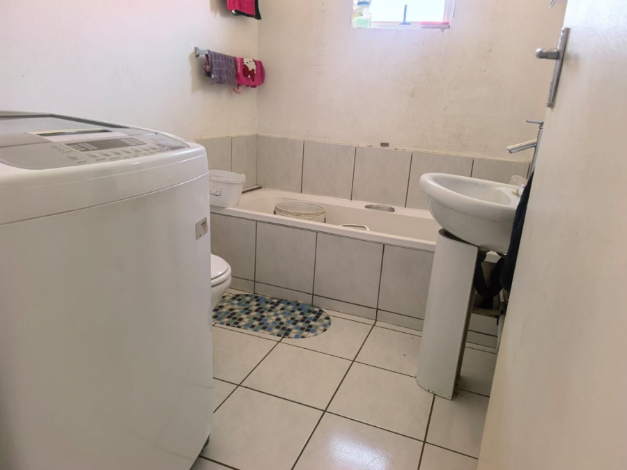 3 Bedroom Property for Sale in Strubenvale Gauteng