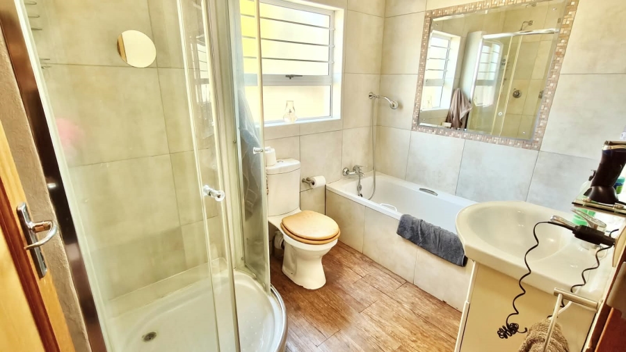 4 Bedroom Property for Sale in Vaal Marina Gauteng