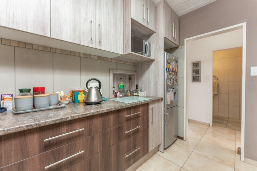 3 Bedroom Property for Sale in Farrarmere Gauteng