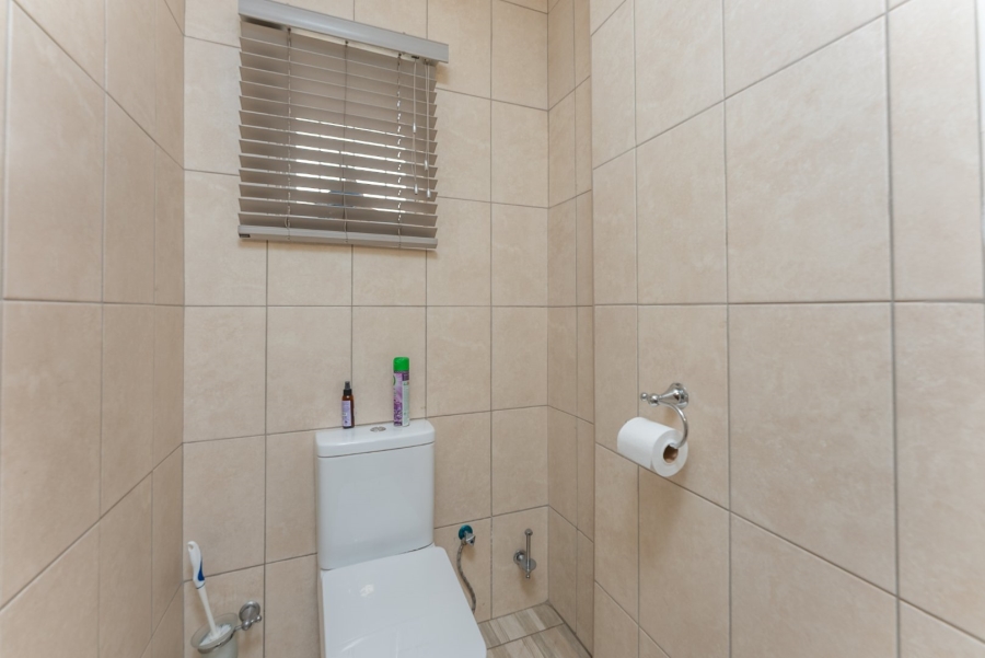 3 Bedroom Property for Sale in Farrarmere Gauteng