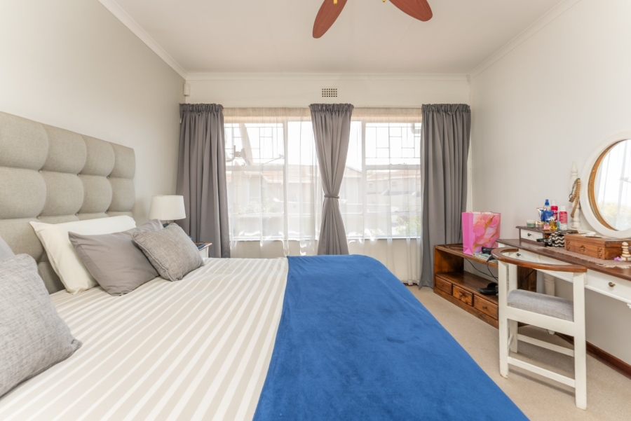 3 Bedroom Property for Sale in Farrarmere Gauteng