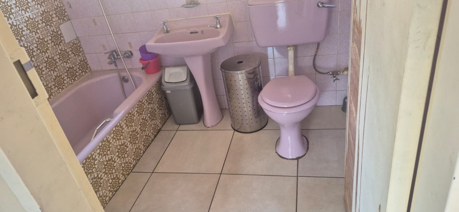  Bedroom Property for Sale in Arcon Park Gauteng