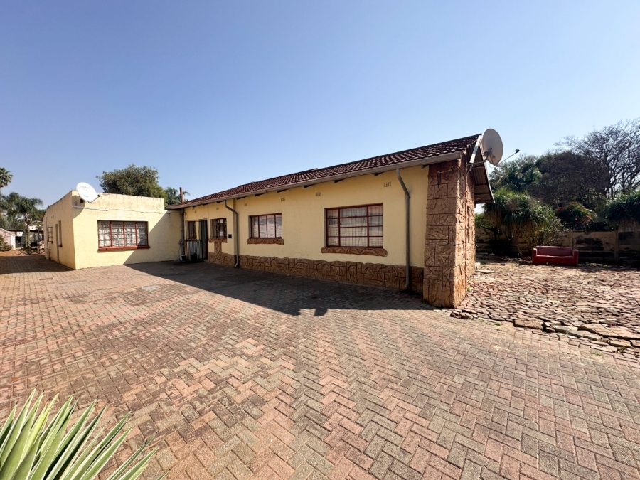 8 Bedroom Property for Sale in Pretoria North Gauteng
