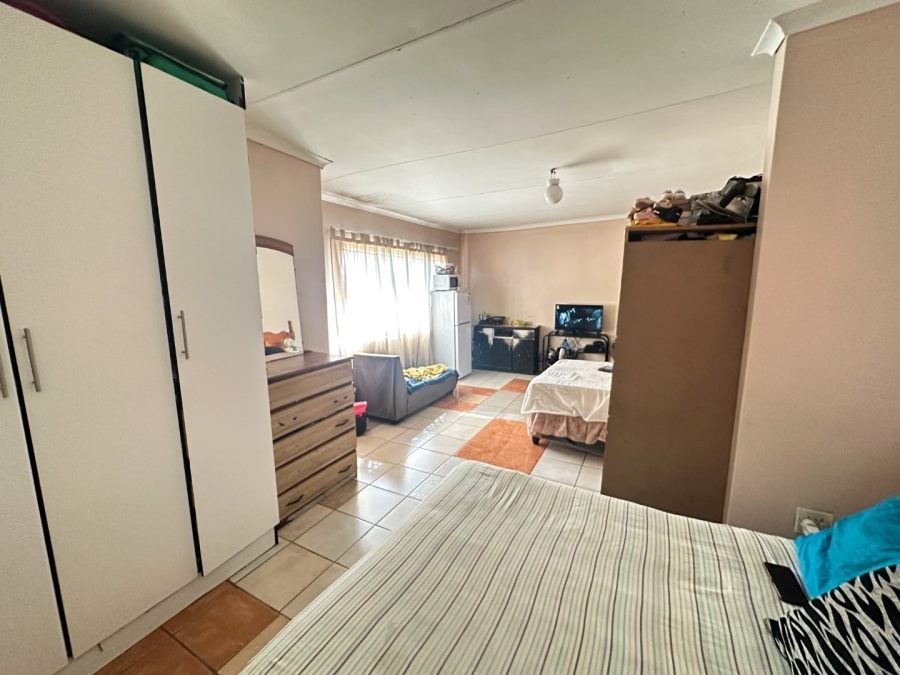8 Bedroom Property for Sale in Pretoria North Gauteng