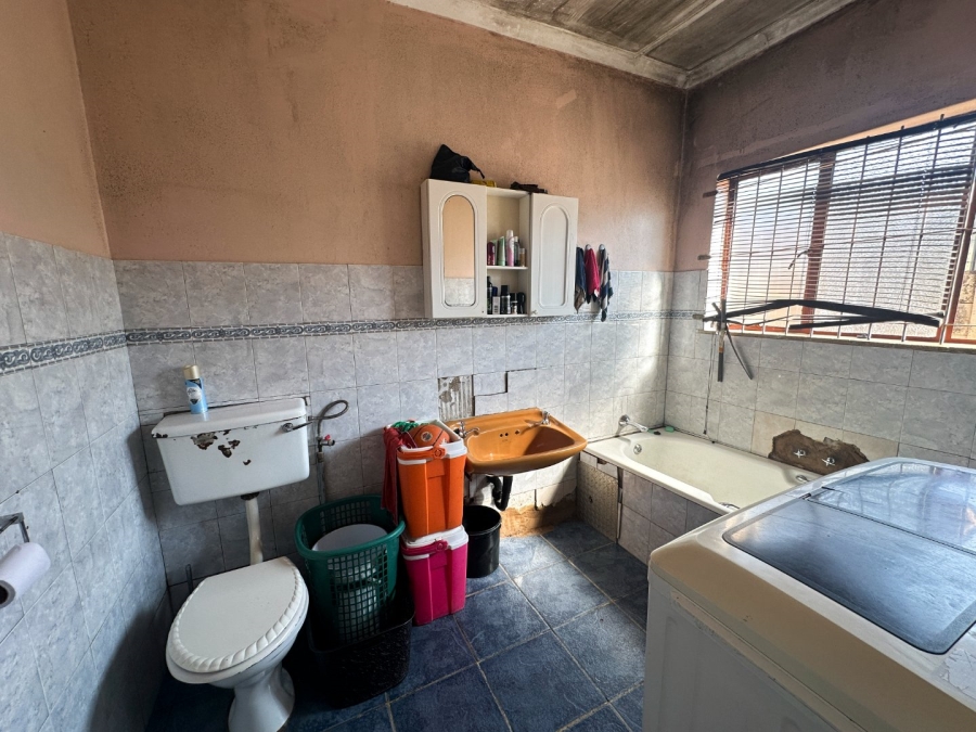 8 Bedroom Property for Sale in Pretoria North Gauteng