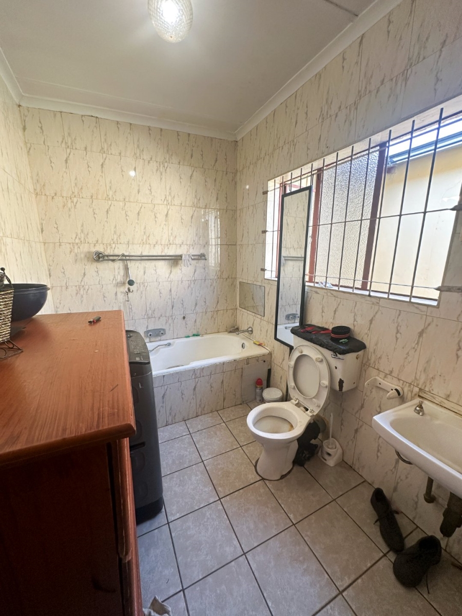 8 Bedroom Property for Sale in Pretoria North Gauteng