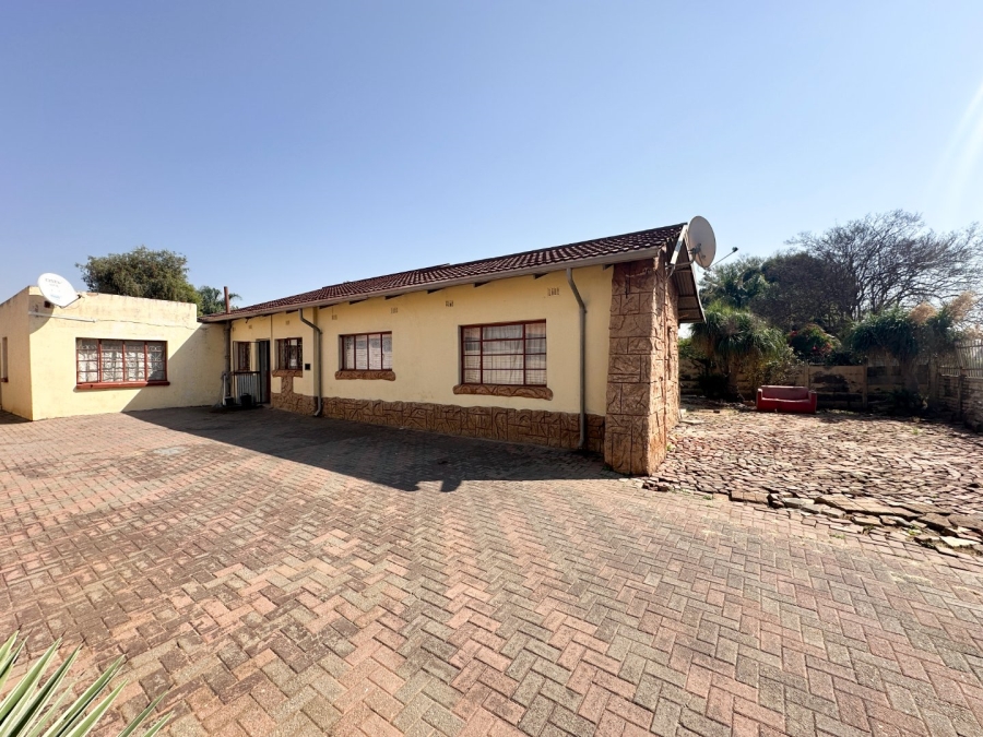 8 Bedroom Property for Sale in Pretoria North Gauteng