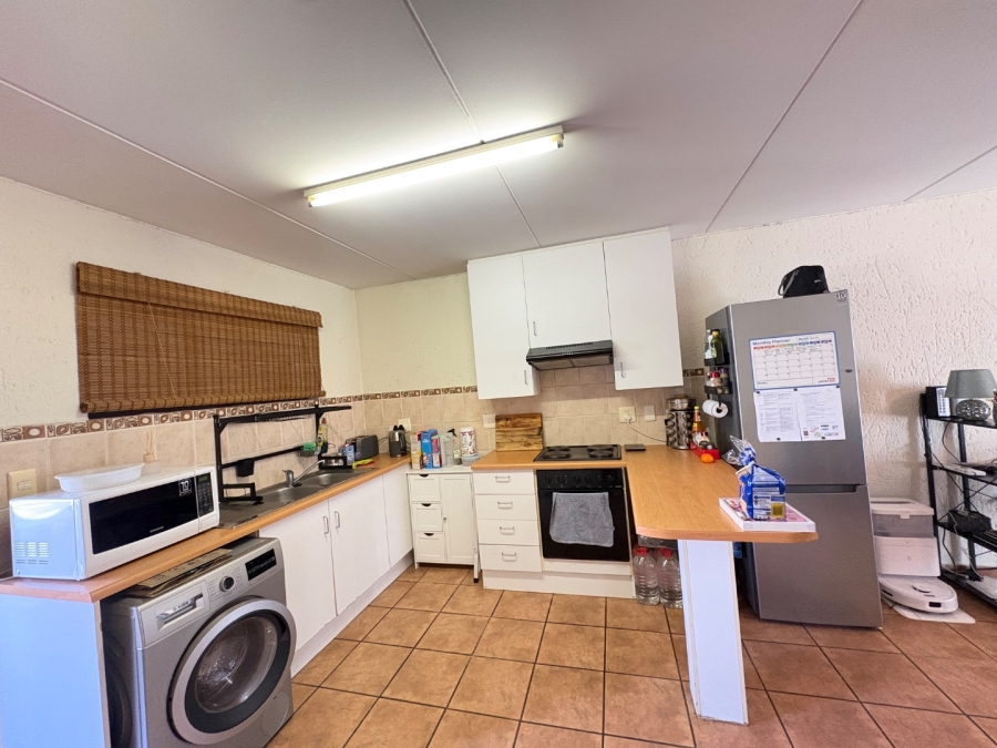 To Let 1 Bedroom Property for Rent in Sunninghill Gauteng