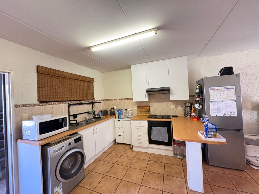 To Let 1 Bedroom Property for Rent in Sunninghill Gauteng