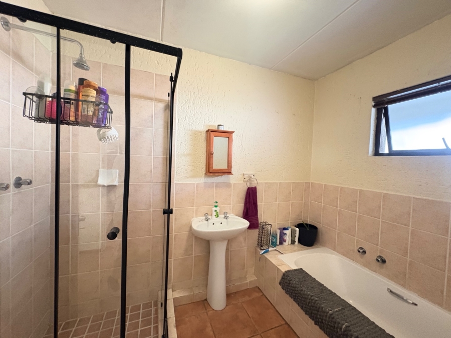 To Let 1 Bedroom Property for Rent in Sunninghill Gauteng