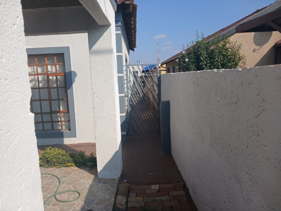 3 Bedroom Property for Sale in Soshanguve VV Gauteng