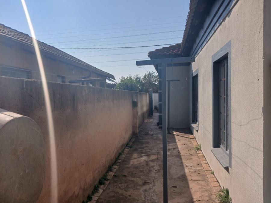 3 Bedroom Property for Sale in Soshanguve VV Gauteng