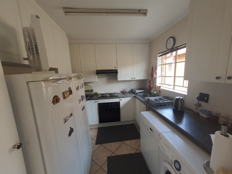 To Let 2 Bedroom Property for Rent in Magalieskruin Gauteng