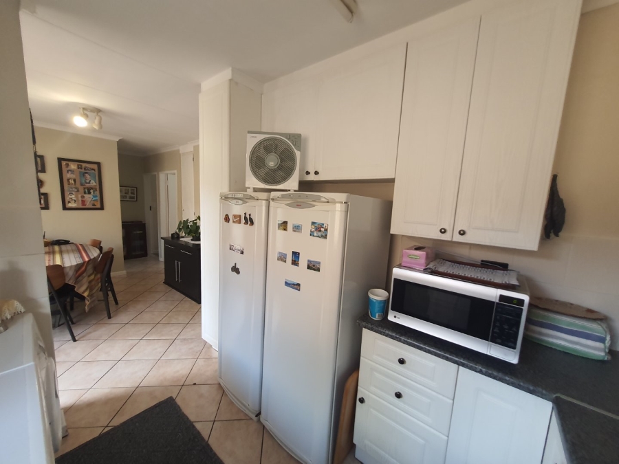 To Let 2 Bedroom Property for Rent in Magalieskruin Gauteng