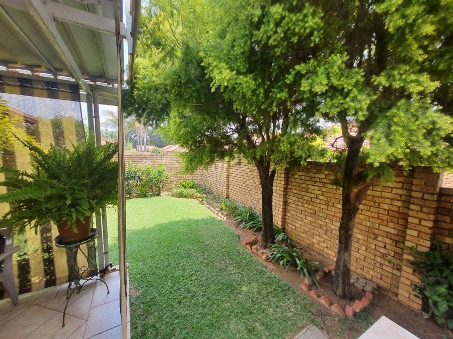 To Let 2 Bedroom Property for Rent in Magalieskruin Gauteng