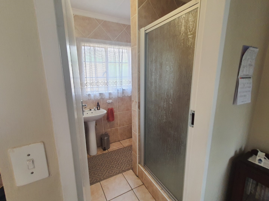 To Let 2 Bedroom Property for Rent in Magalieskruin Gauteng