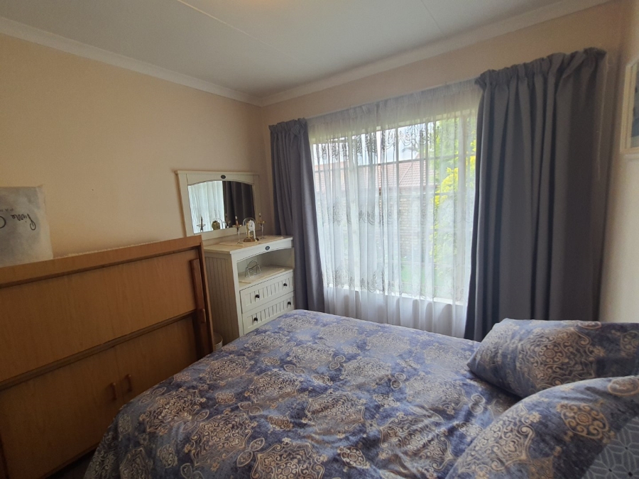 To Let 2 Bedroom Property for Rent in Magalieskruin Gauteng
