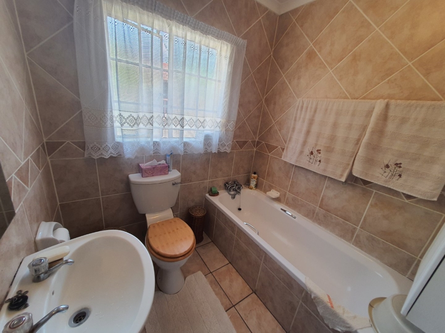 To Let 2 Bedroom Property for Rent in Magalieskruin Gauteng