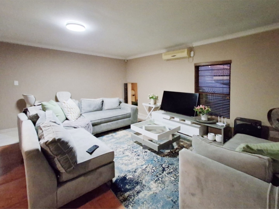 3 Bedroom Property for Sale in Vaaloewer Gauteng