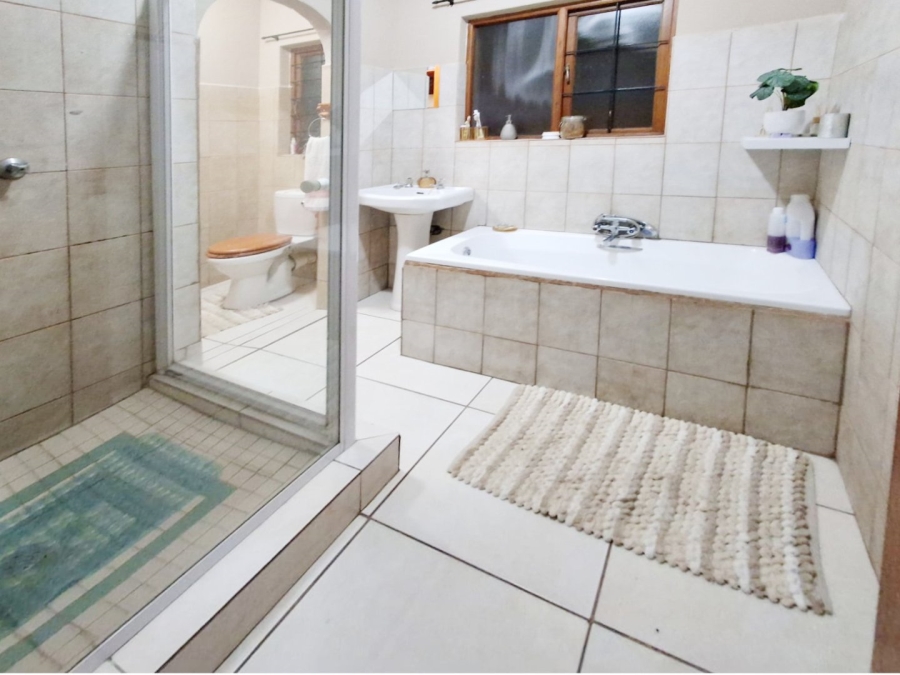 3 Bedroom Property for Sale in Vaaloewer Gauteng