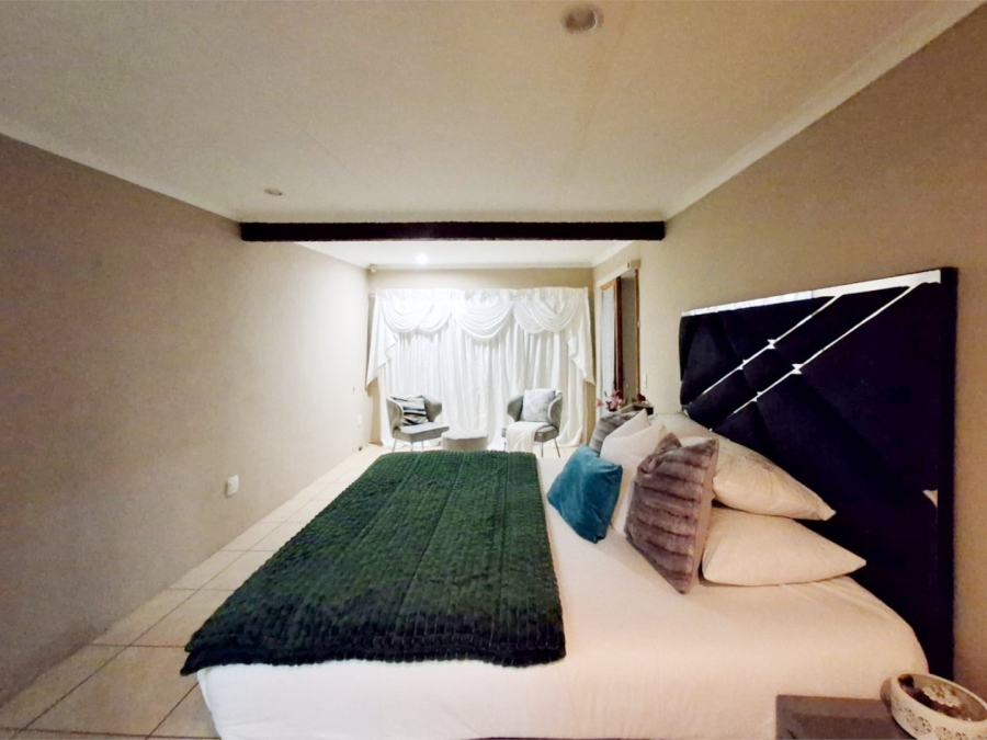 3 Bedroom Property for Sale in Vaaloewer Gauteng