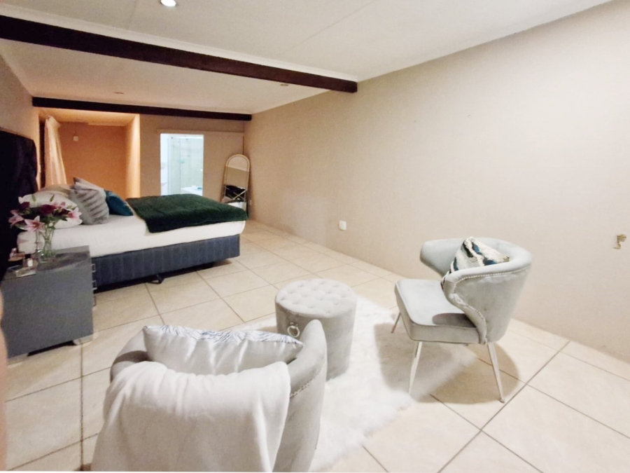 3 Bedroom Property for Sale in Vaaloewer Gauteng