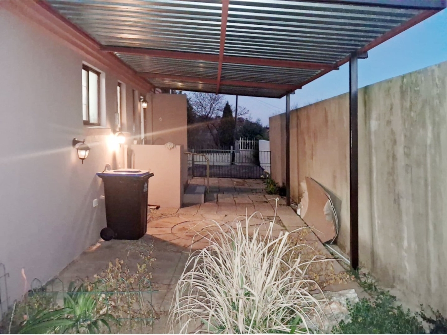 3 Bedroom Property for Sale in Vaaloewer Gauteng