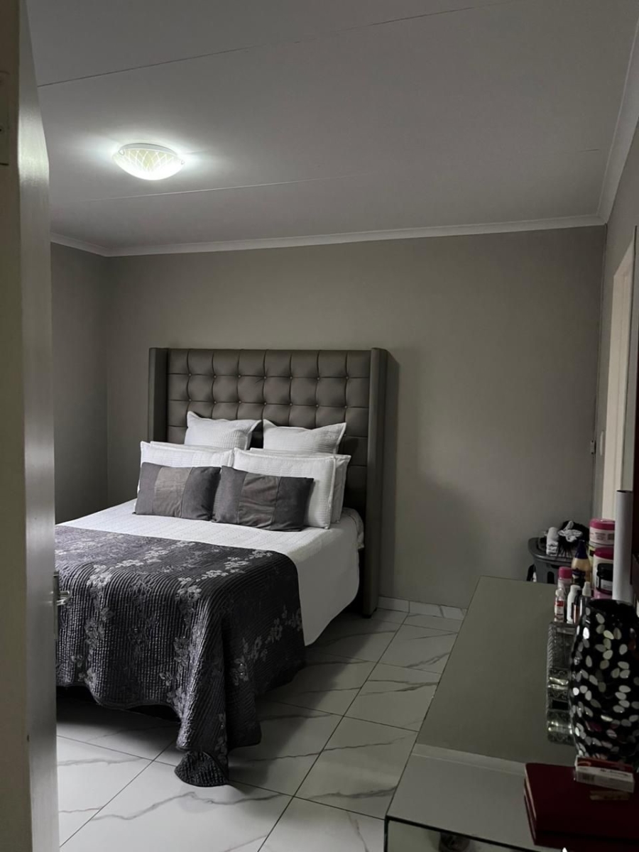 3 Bedroom Property for Sale in Windmill Park Gauteng