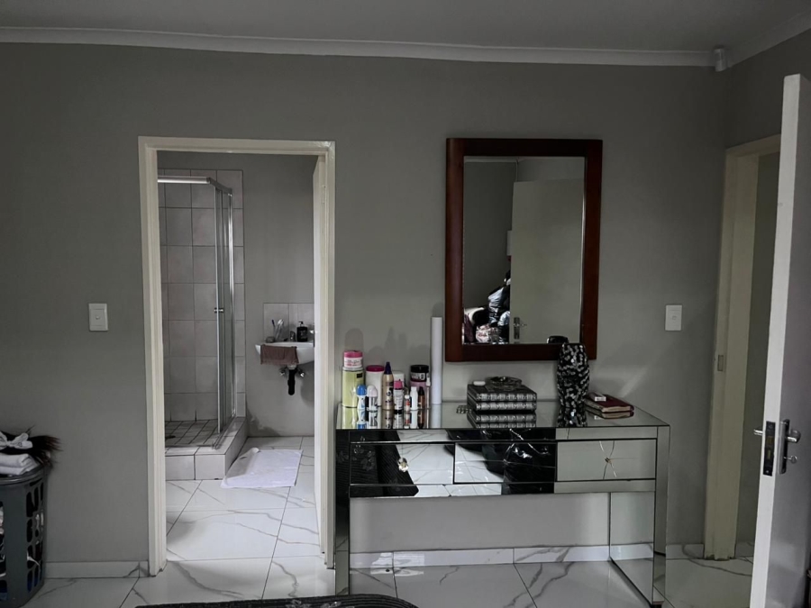 3 Bedroom Property for Sale in Windmill Park Gauteng