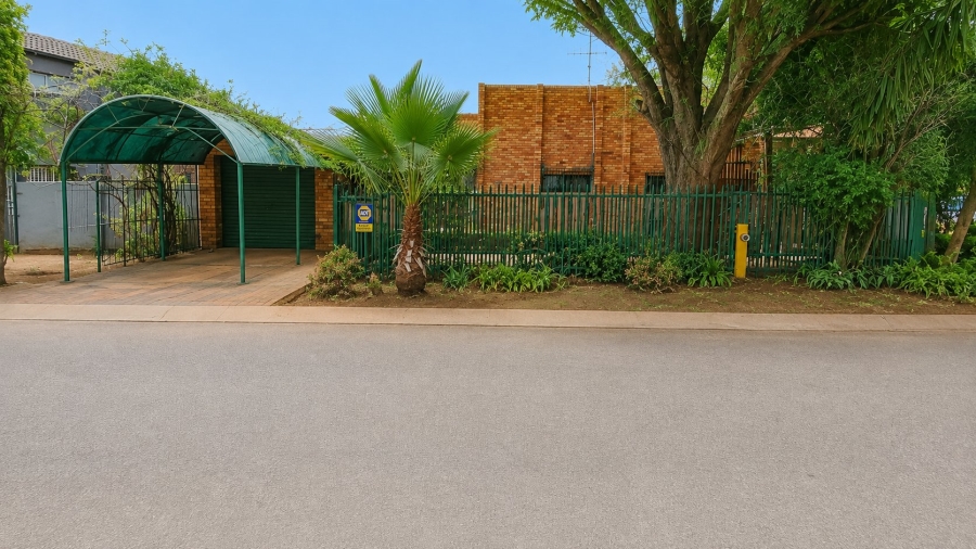 3 Bedroom Property for Sale in Clubview West Gauteng