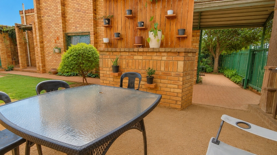 3 Bedroom Property for Sale in Clubview West Gauteng