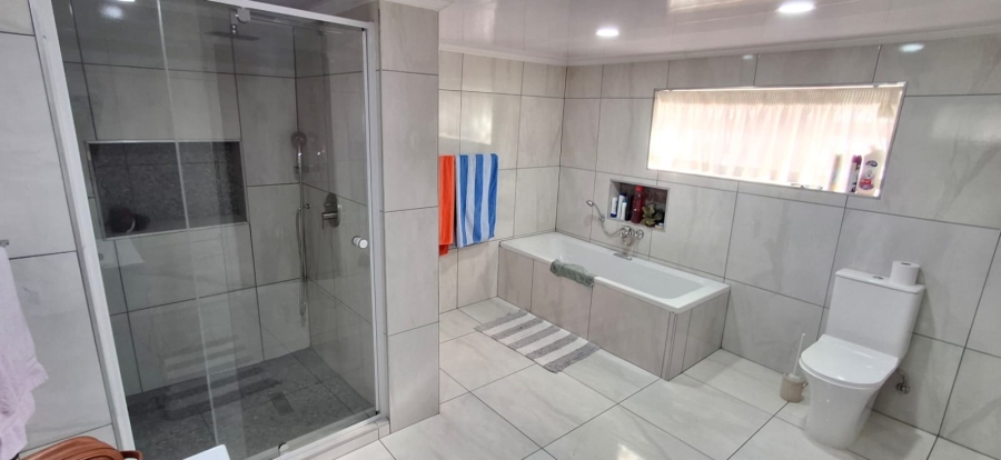 4 Bedroom Property for Sale in Pretoria Gardens Gauteng