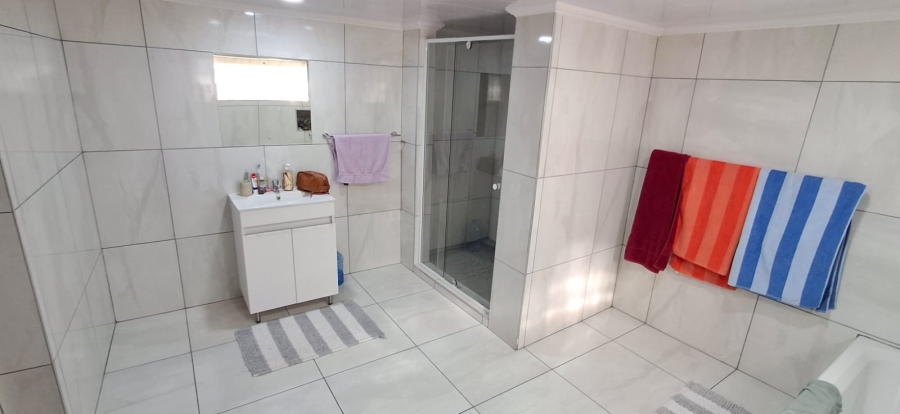 4 Bedroom Property for Sale in Pretoria Gardens Gauteng